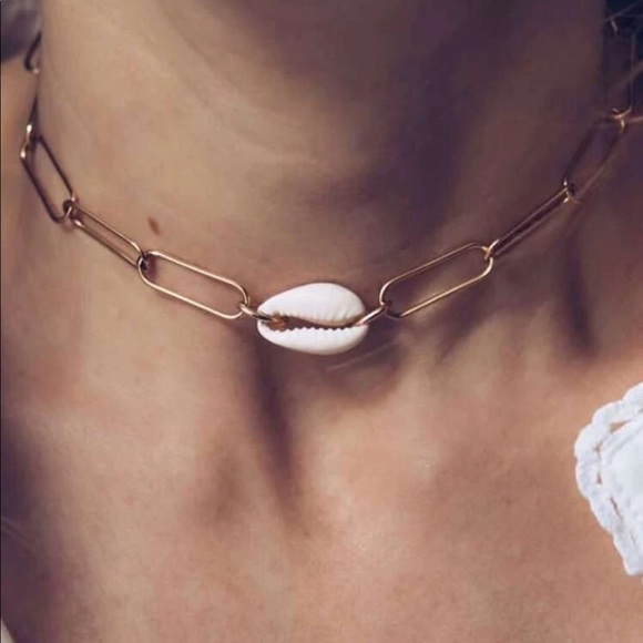 Jewelry - 🆕 Shell Chain Choker